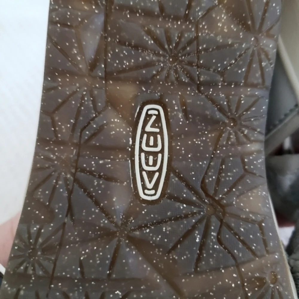 Keen Washable Child's Shoes‎ Grey Size 4 Sparkles